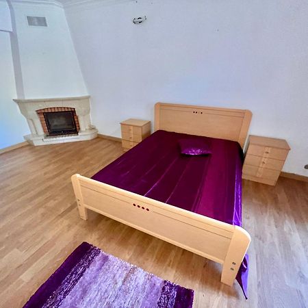 Quarto Boa Localizacao Com Cozinha E Casa De Banho Apartment Капарика Екстериор снимка