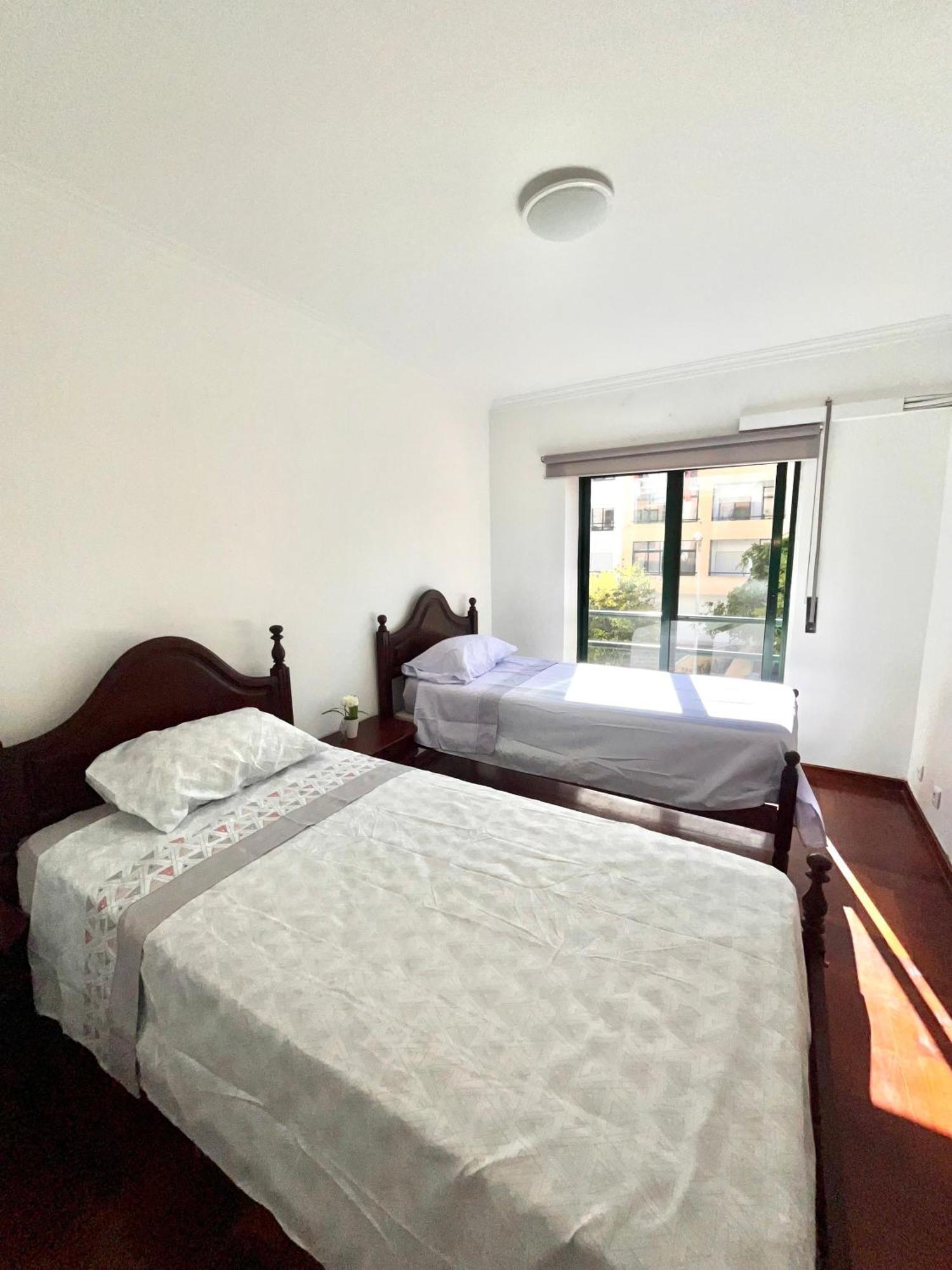 Quarto Boa Localizacao Com Cozinha E Casa De Banho Apartment Капарика Екстериор снимка