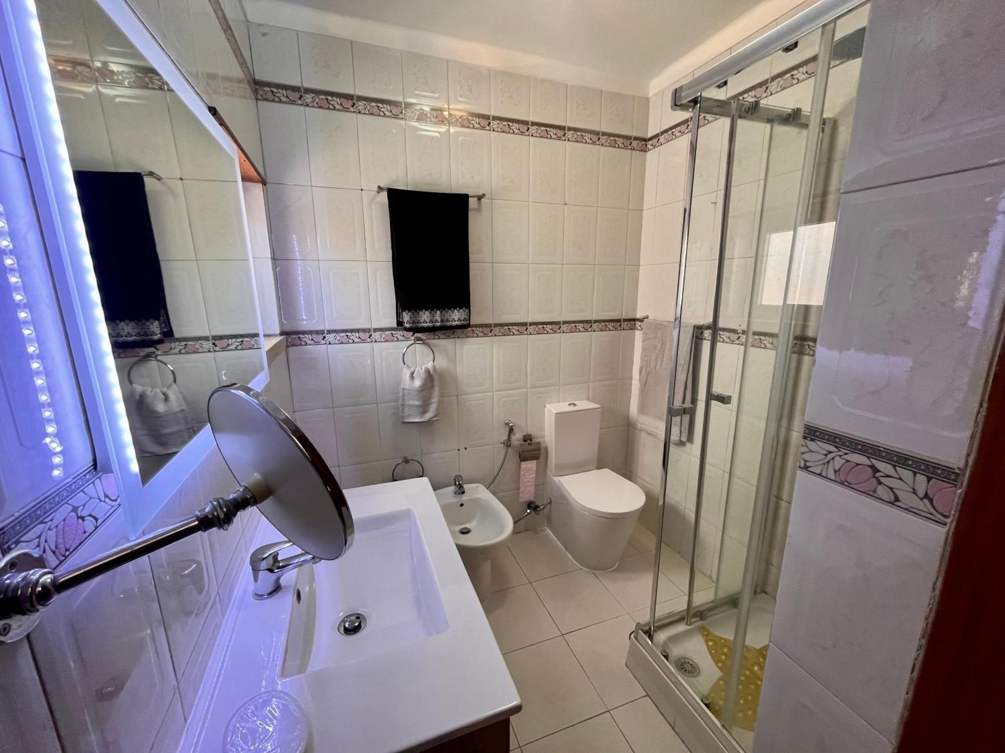 Quarto Boa Localizacao Com Cozinha E Casa De Banho Apartment Капарика Екстериор снимка