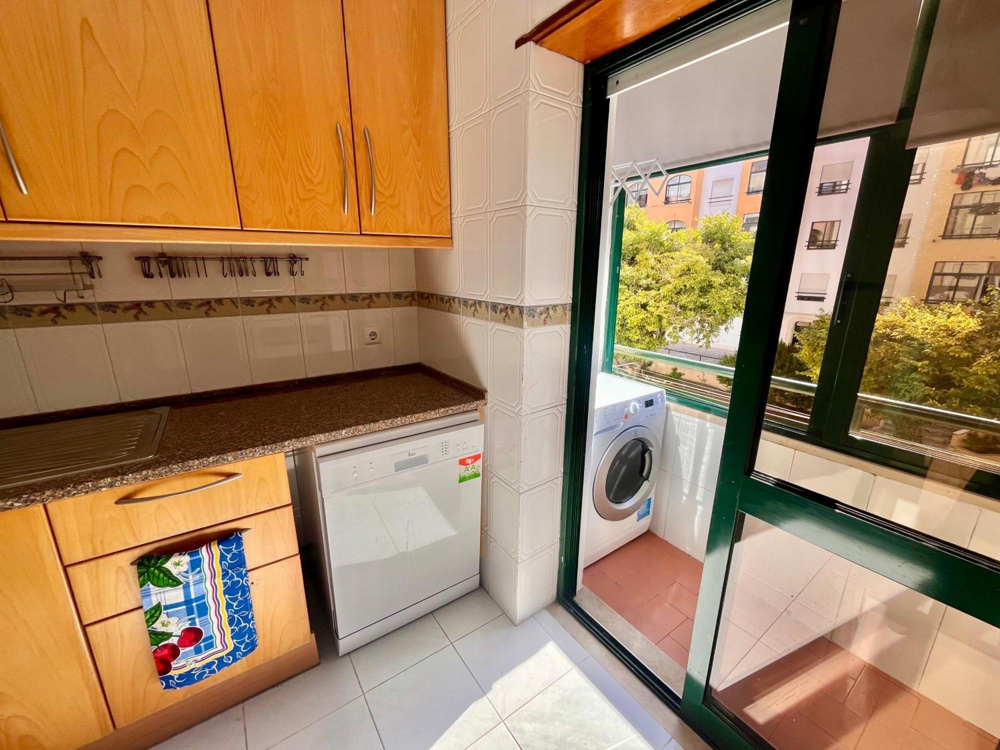 Quarto Boa Localizacao Com Cozinha E Casa De Banho Apartment Капарика Екстериор снимка